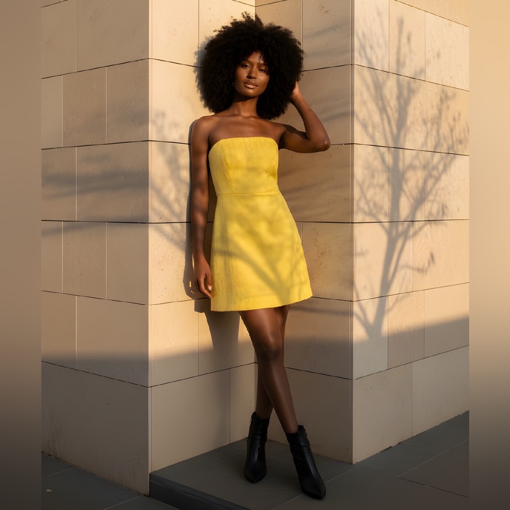 EUC The Limited SZ 8 yellow strapless dress w/geometric tone on tone print